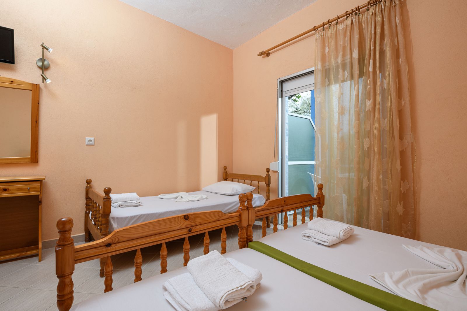 Quadruple Room - Voulalas Qyra Studios