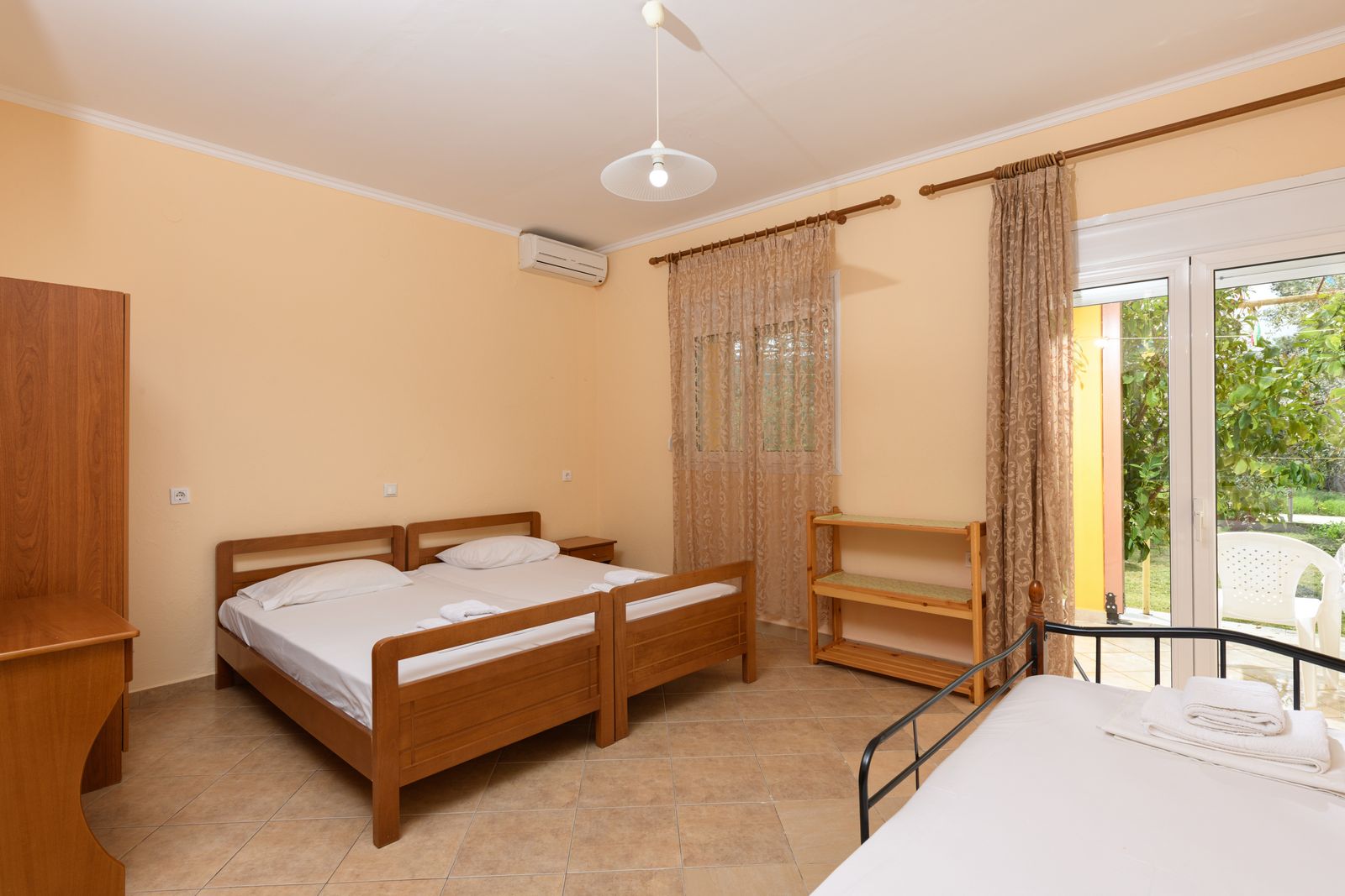 Triple Room - Voulalas Qyra Studios