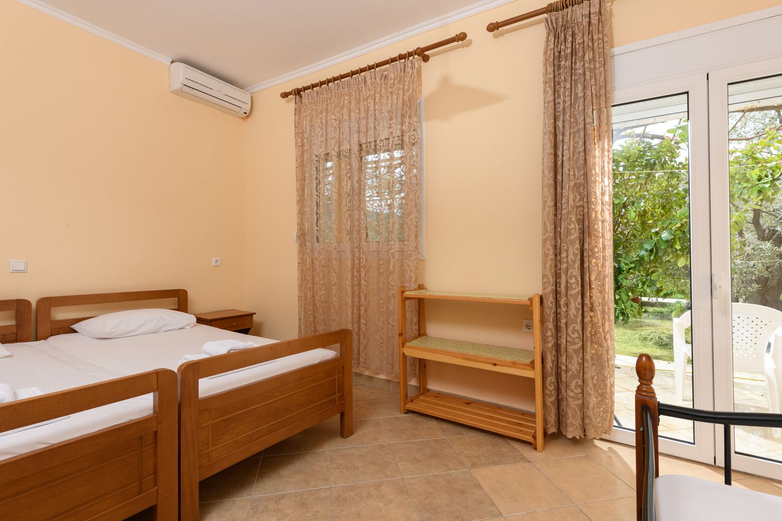Triple Room - Voulalas Qyra Studios