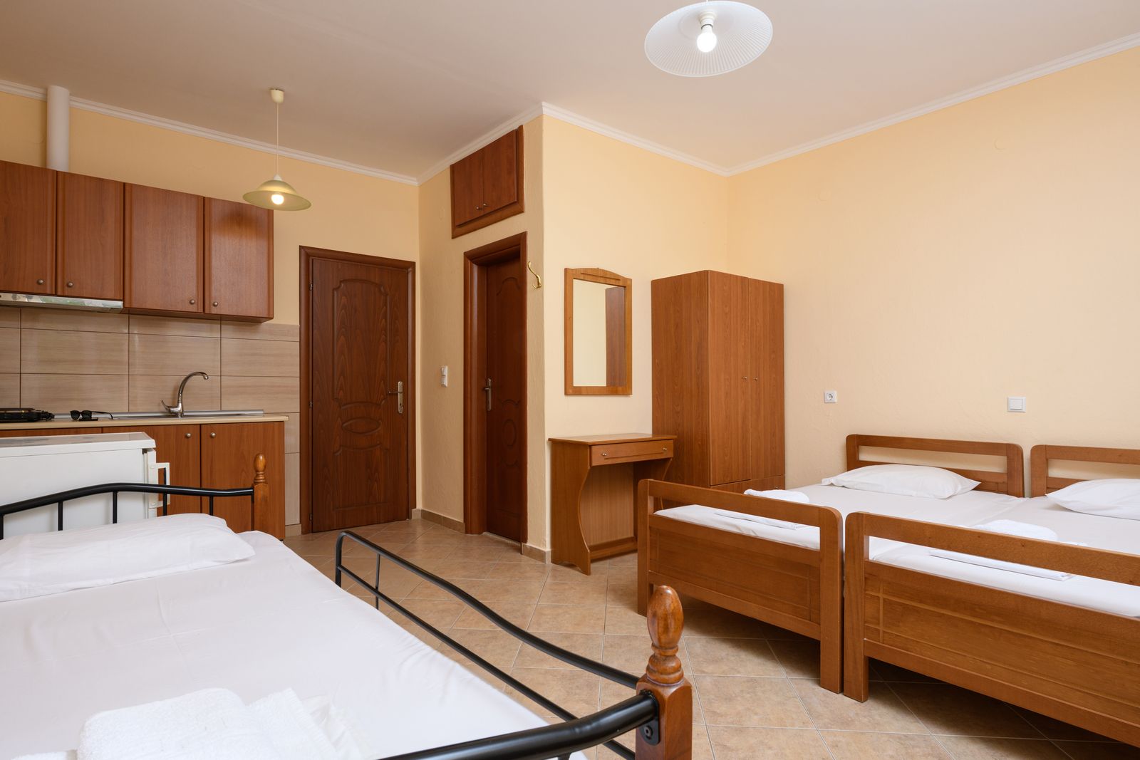 Triple Room - Voulalas Qyra Studios
