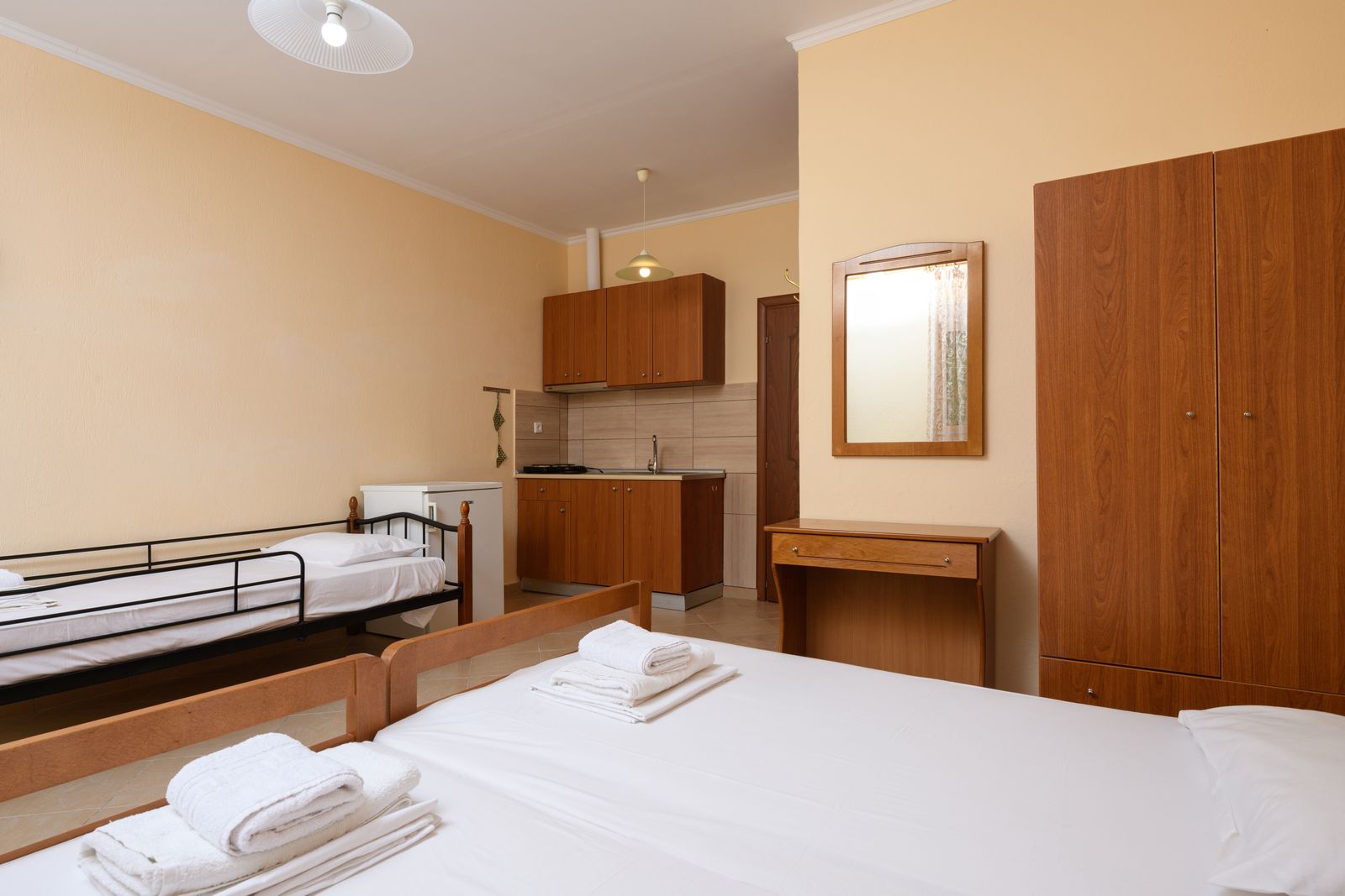 Triple Room - Voulalas Qyra Studios